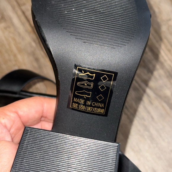 Qupid • Kancy Ankle Strap Heeled Sandals - Picture 5 of 8